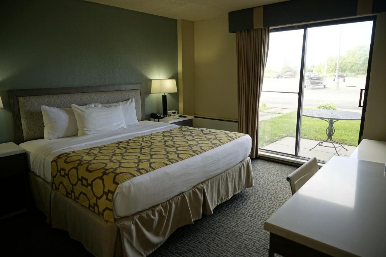 Baymont By Wyndham Shakopee Hotell Exteriör bild