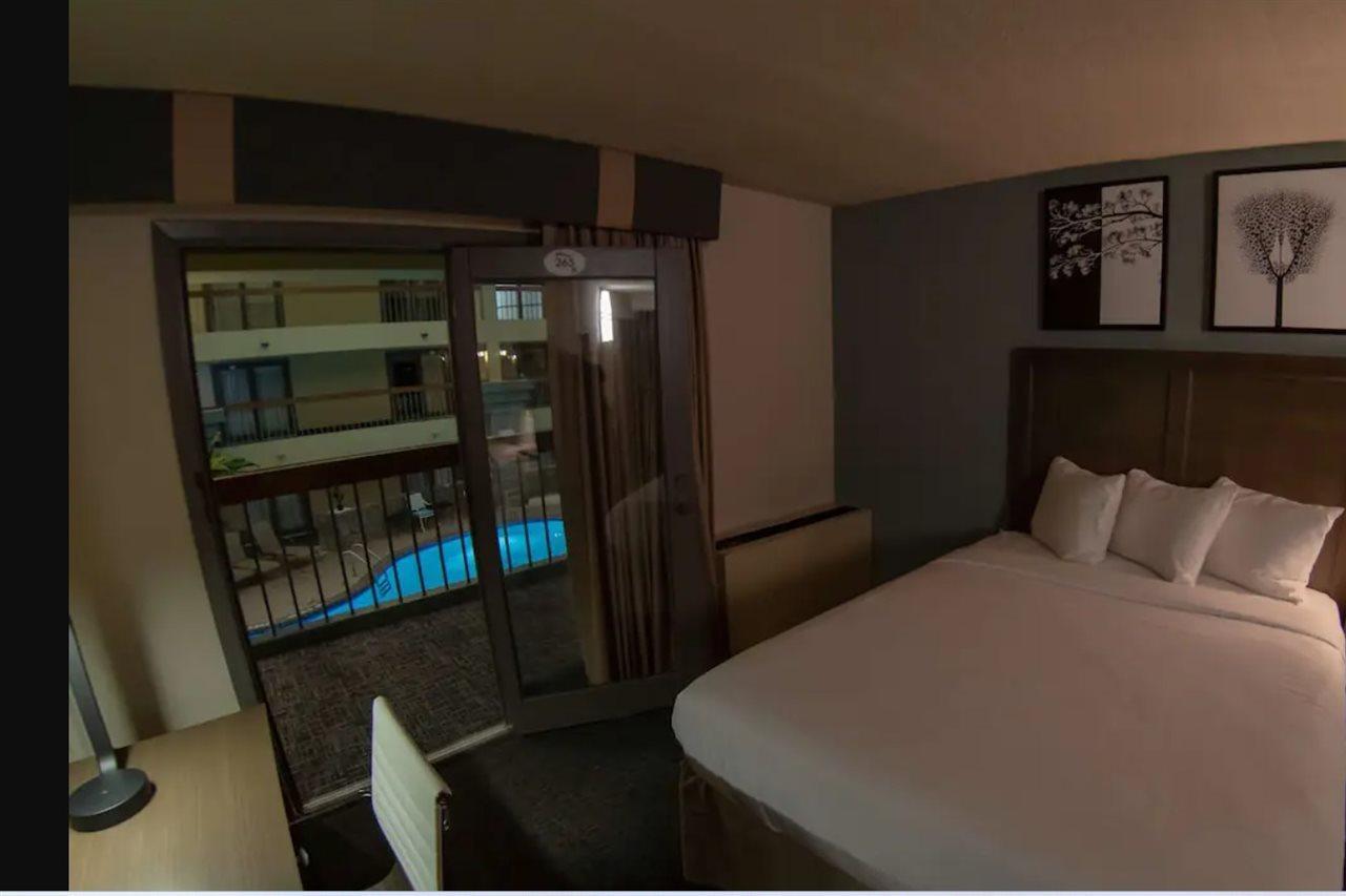 Baymont By Wyndham Shakopee Hotell Exteriör bild