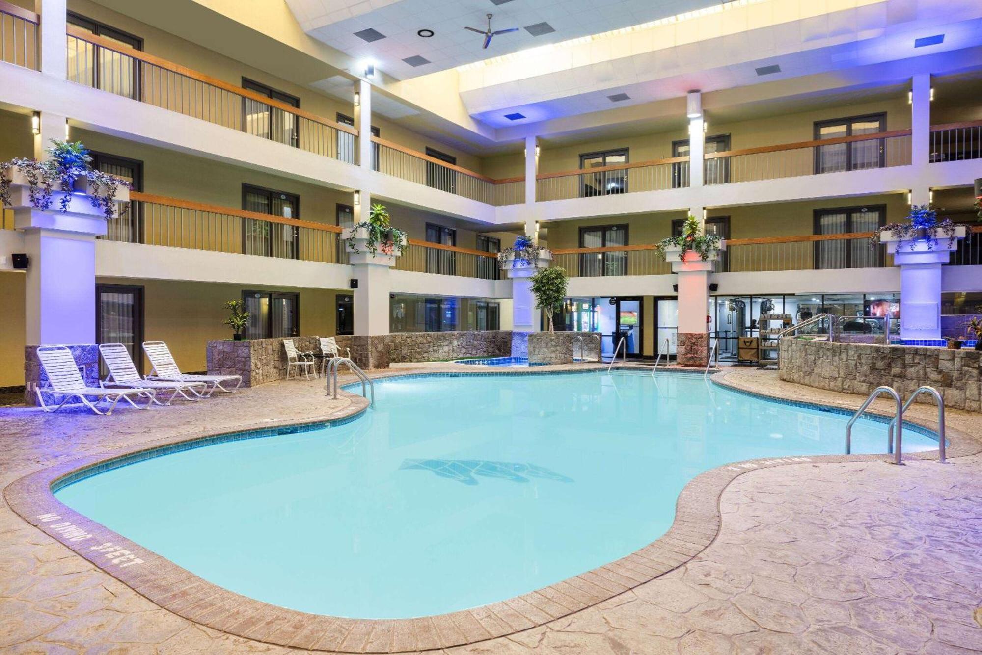 Baymont By Wyndham Shakopee Hotell Exteriör bild